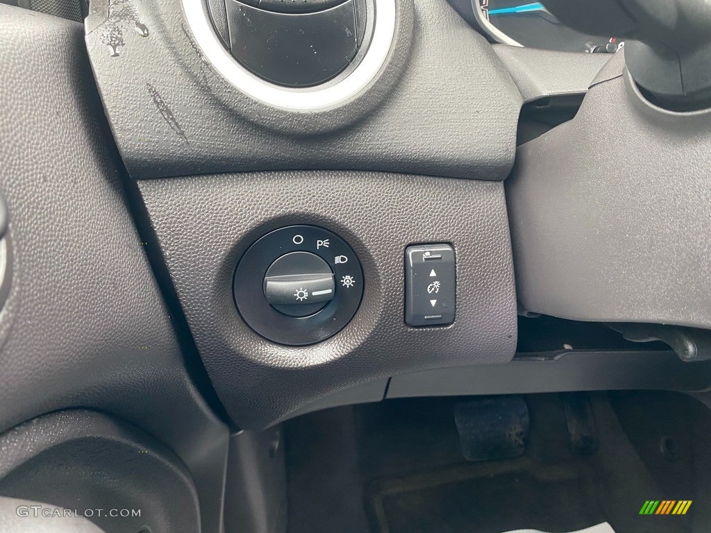 2015 Fiesta SE Sedan - Magnetic Metallic / Charcoal Black photo #21