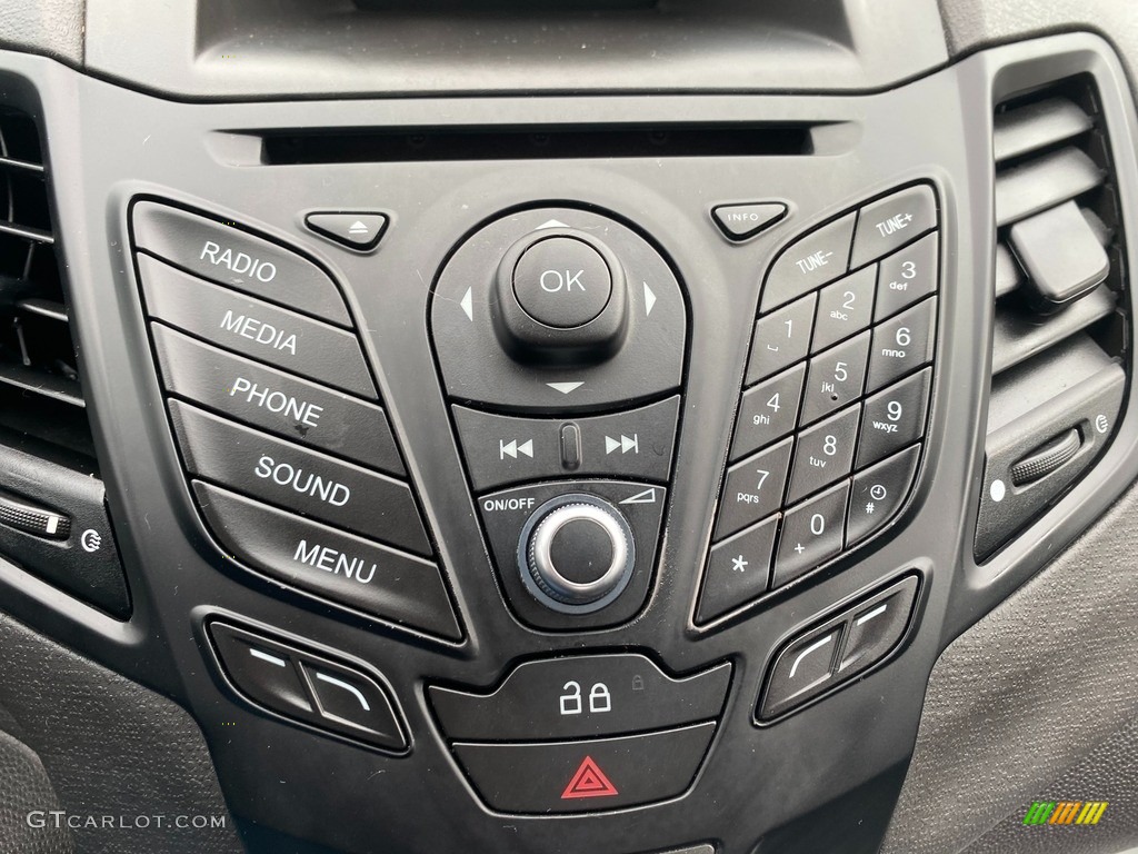 2015 Fiesta SE Sedan - Magnetic Metallic / Charcoal Black photo #25