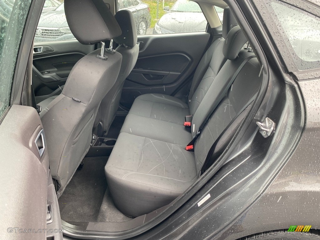 2015 Fiesta SE Sedan - Magnetic Metallic / Charcoal Black photo #33