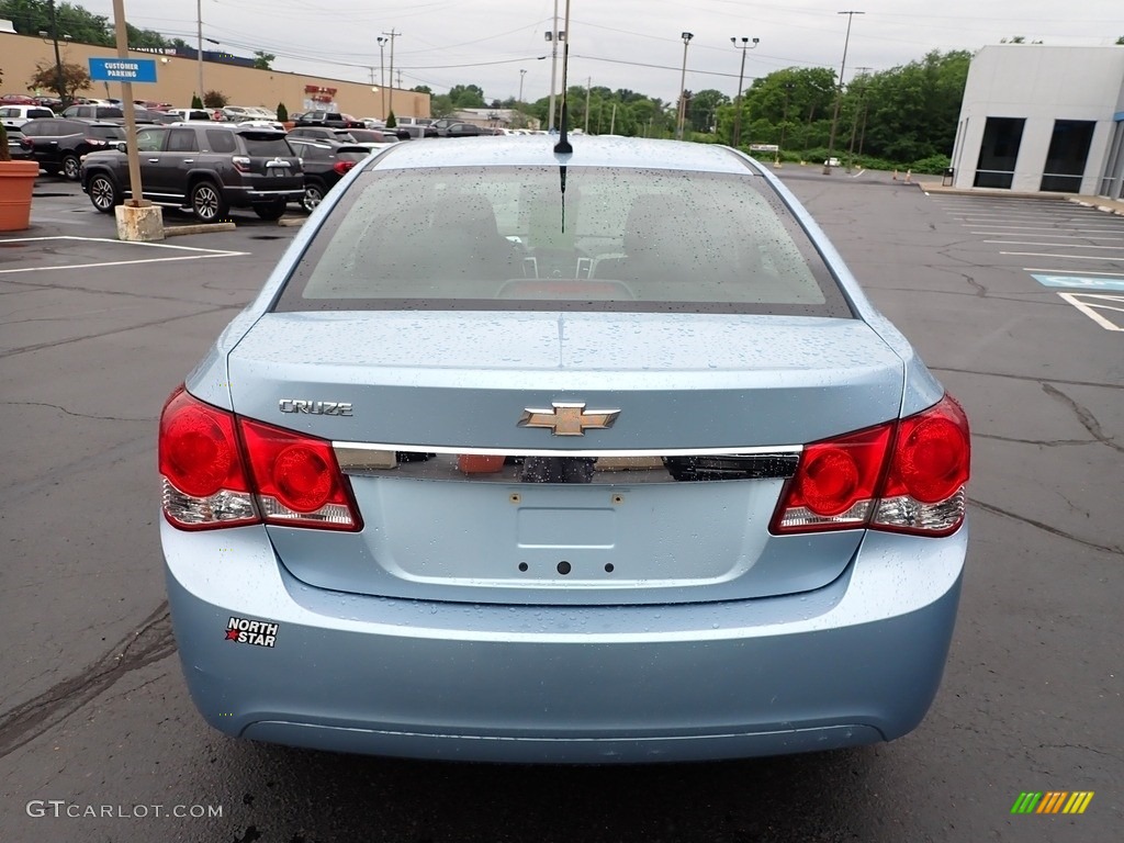 2012 Cruze LS - Ice Blue Metallic / Jet Black/Medium Titanium photo #6