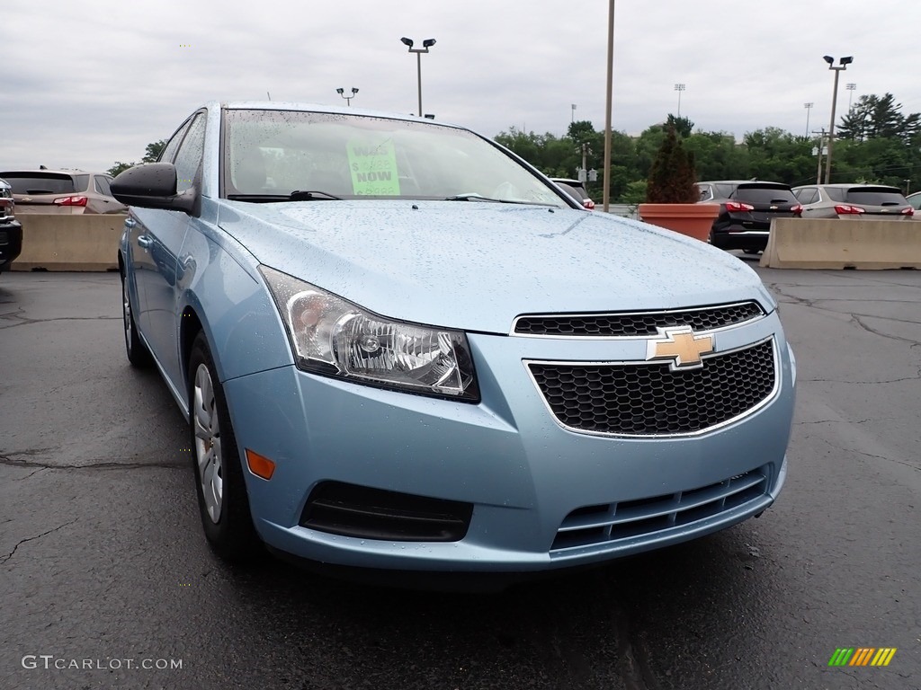 2012 Cruze LS - Ice Blue Metallic / Jet Black/Medium Titanium photo #12