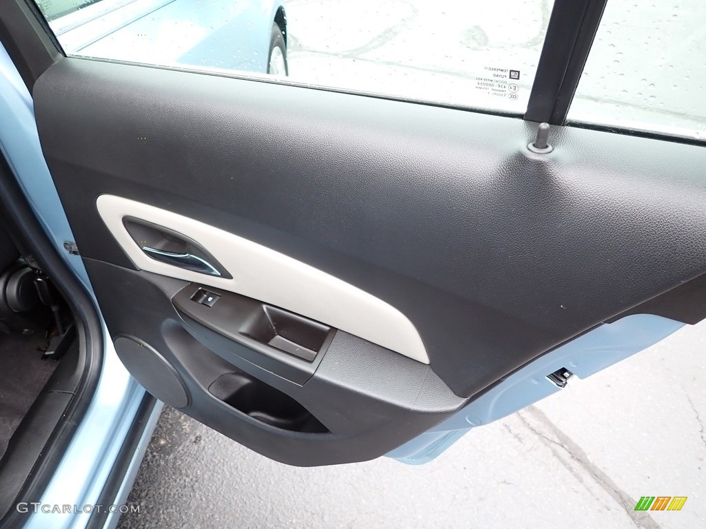 2012 Cruze LS - Ice Blue Metallic / Jet Black/Medium Titanium photo #19