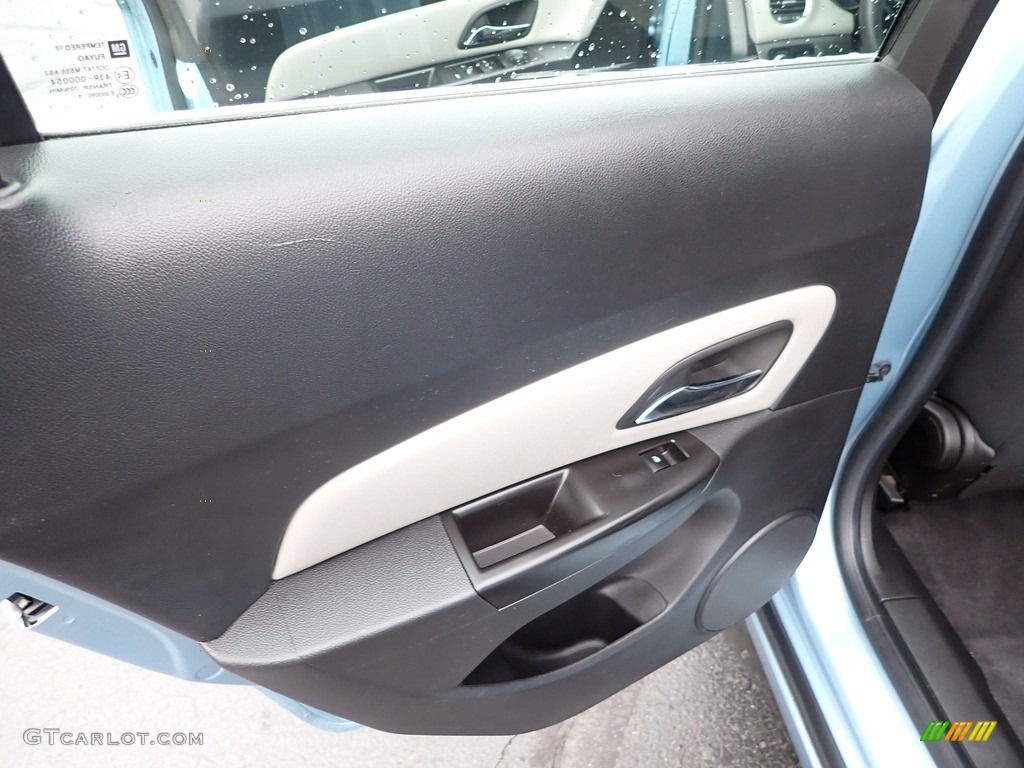 2012 Cruze LS - Ice Blue Metallic / Jet Black/Medium Titanium photo #23