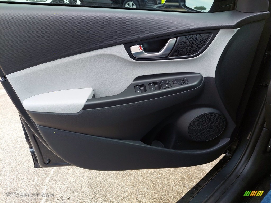 2022 Hyundai Kona SEL Gray/Black Door Panel Photo #142142728