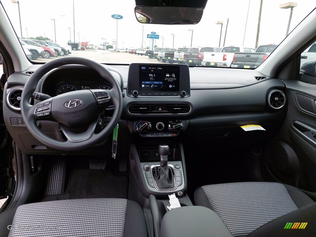 2022 Hyundai Kona SE Black Dashboard Photo #142143063