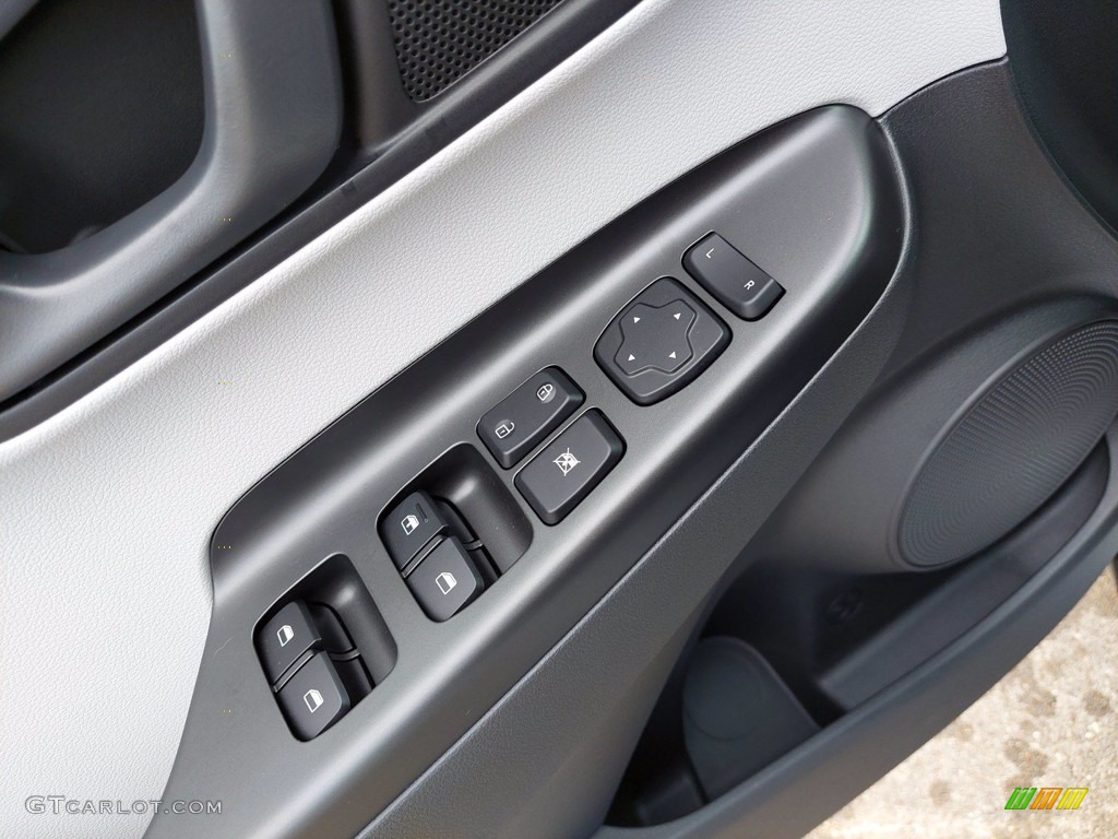 2022 Hyundai Kona SE Controls Photo #142143685