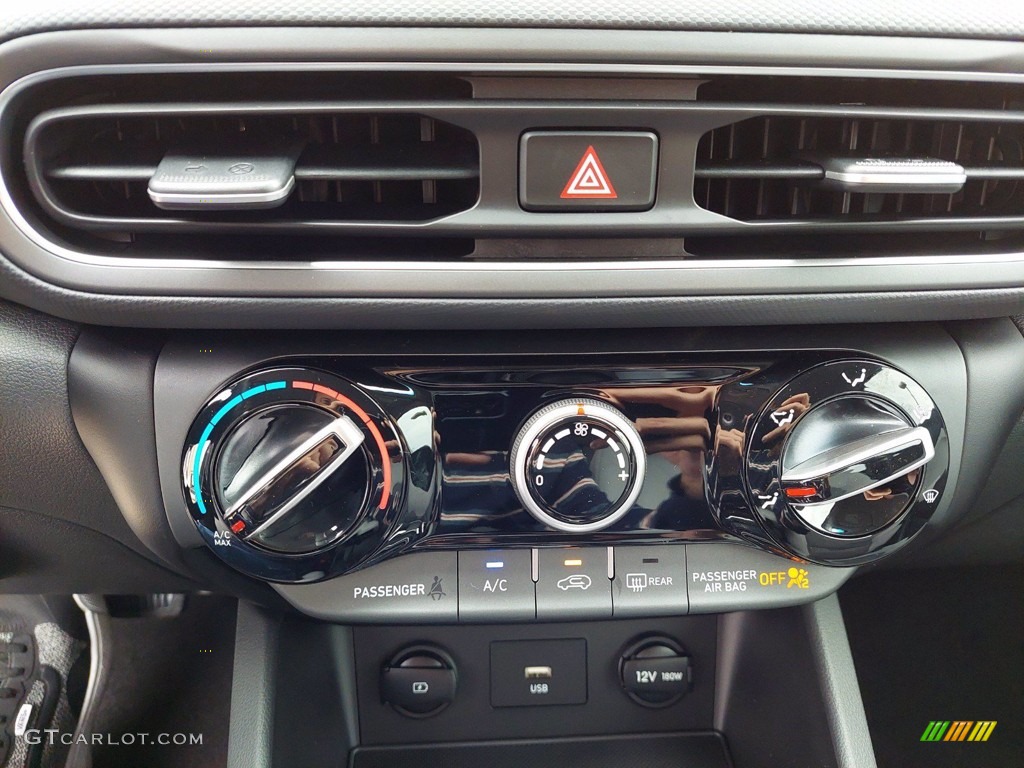 2022 Hyundai Kona SE Controls Photo #142143799