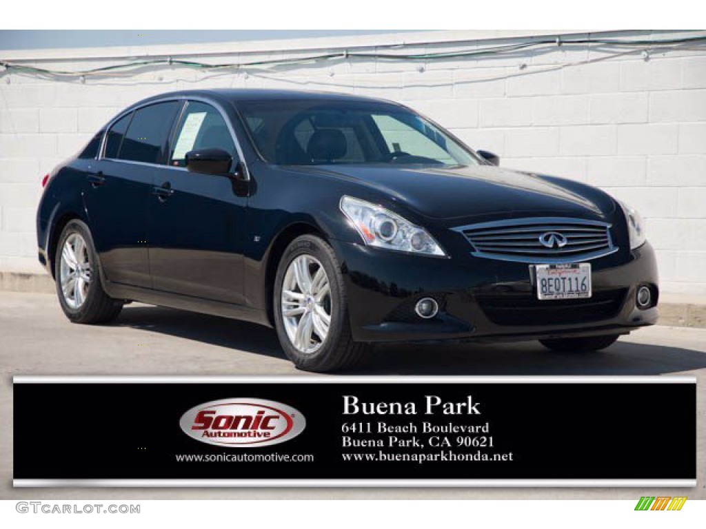 2015 Q40 Sedan - Black Obsidian / Graphite photo #1