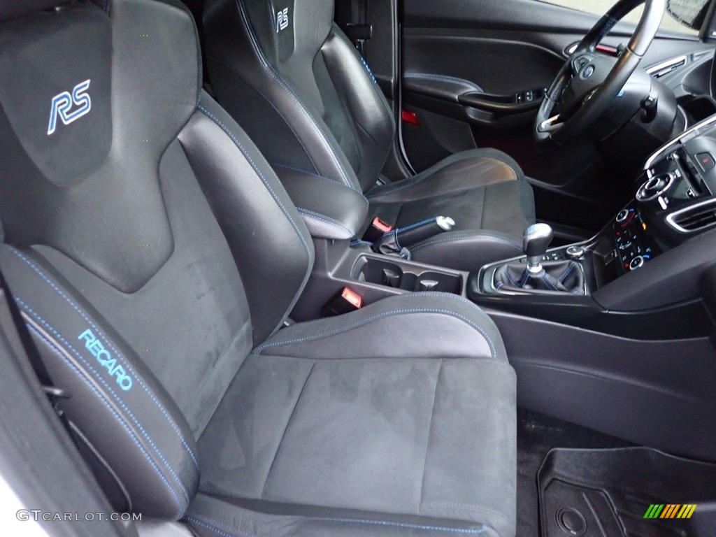 2016 Ford Focus RS Front Seat Photo #142146397
