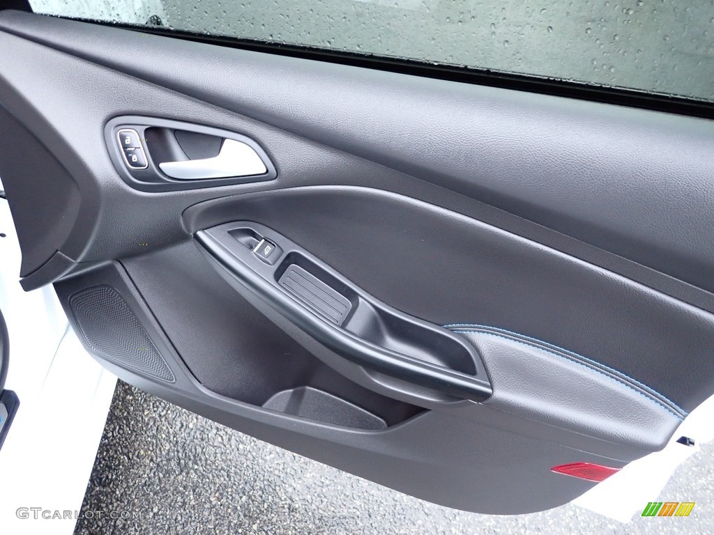 2016 Ford Focus RS Charcoal Black Door Panel Photo #142146408