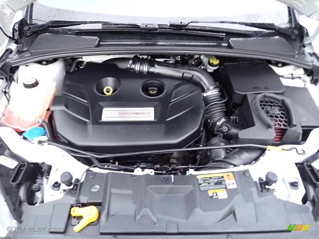 2016 Ford Focus RS Engine Photos