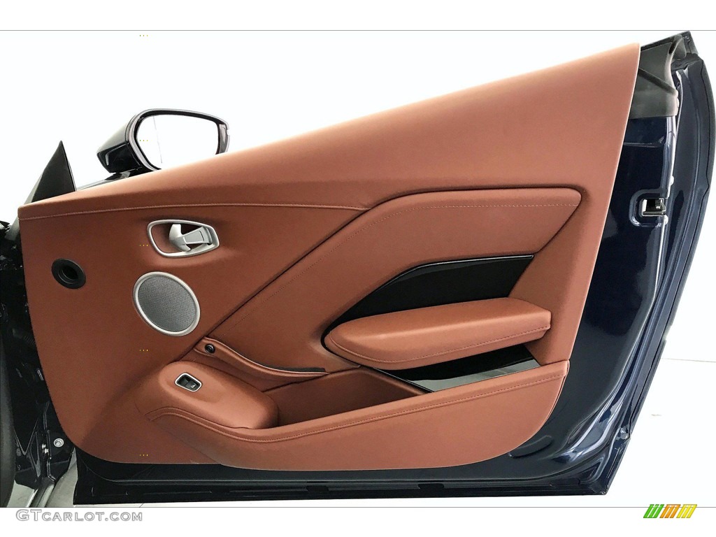 2020 Aston Martin Vantage Coupe Door Panel Photos