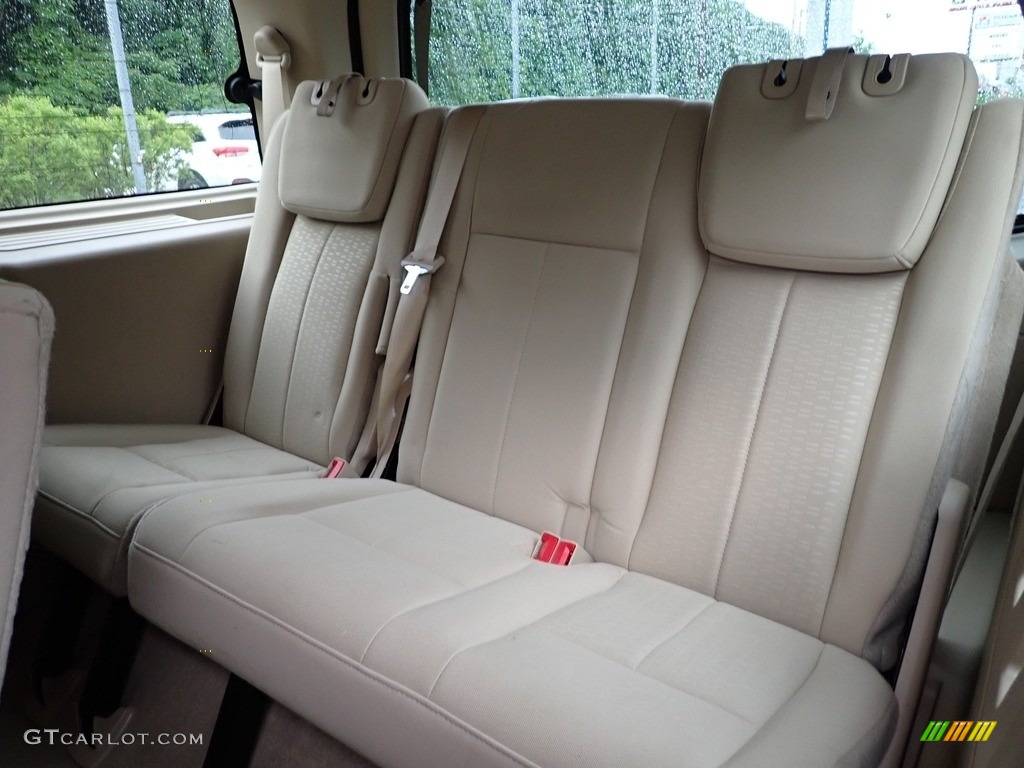 2010 Expedition XLT 4x4 - Royal Red Metallic / Camel photo #19