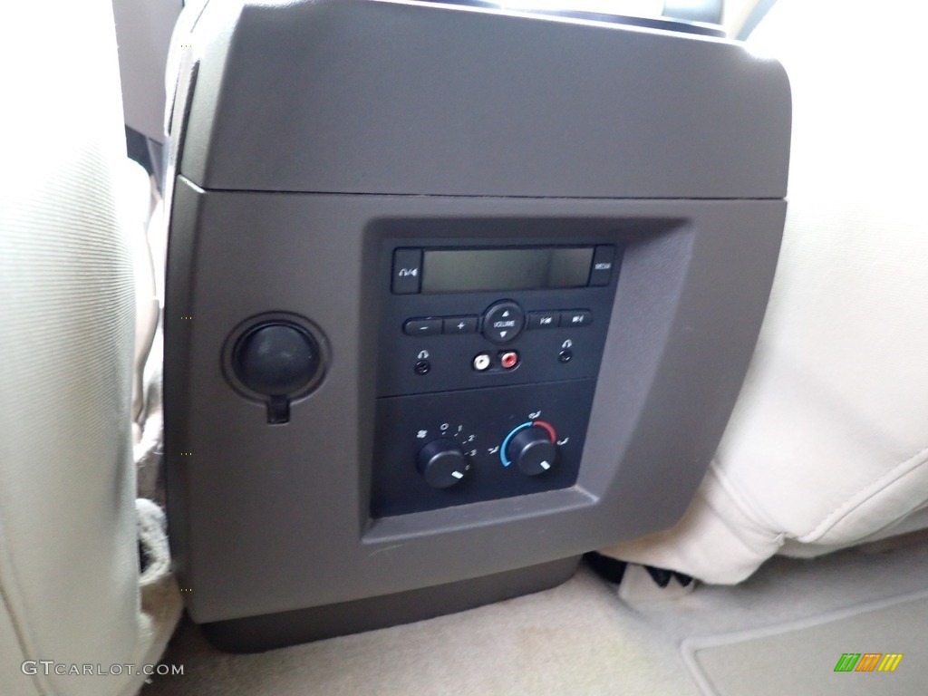2010 Expedition XLT 4x4 - Royal Red Metallic / Camel photo #21