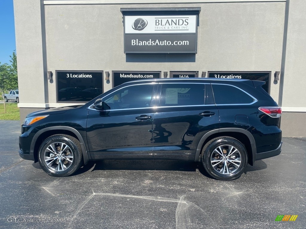 2016 Highlander XLE - Midnight Black Metallic / Black photo #1