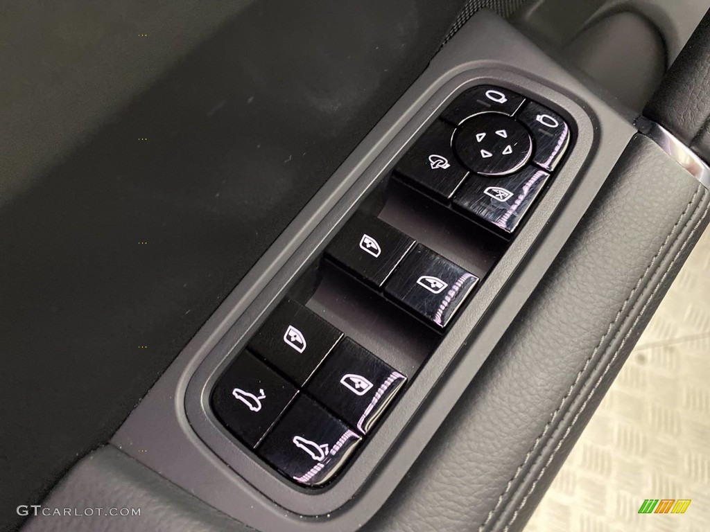 2019 Cayenne  - Black / Black photo #13