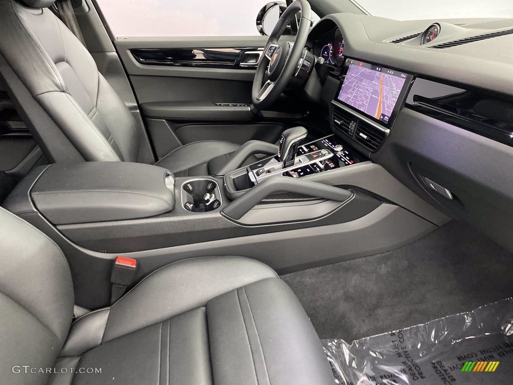 2019 Cayenne  - Black / Black photo #32