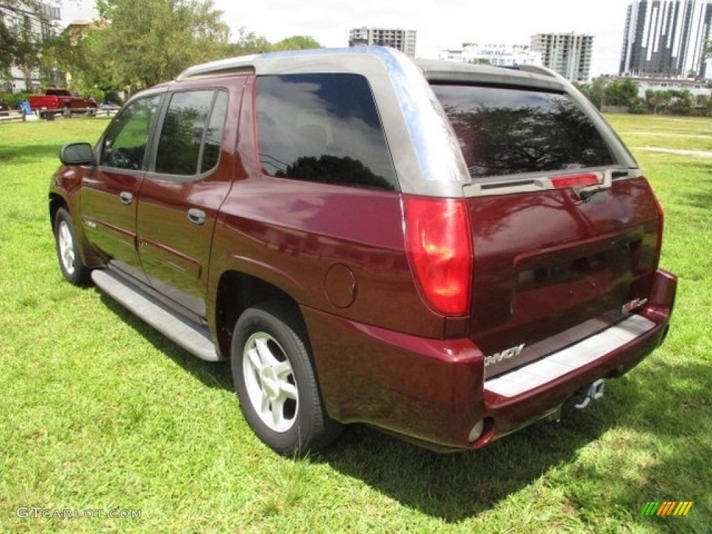 2004 Envoy XUV SLE - Magnetic Red Metallic / Dark Pewter photo #6