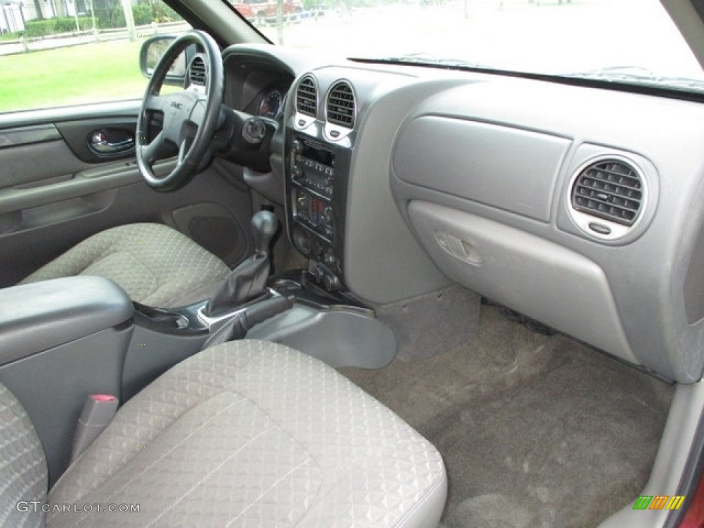 2004 Envoy XUV SLE - Magnetic Red Metallic / Dark Pewter photo #11