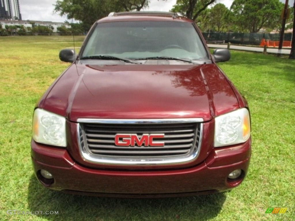 2004 Envoy XUV SLE - Magnetic Red Metallic / Dark Pewter photo #16