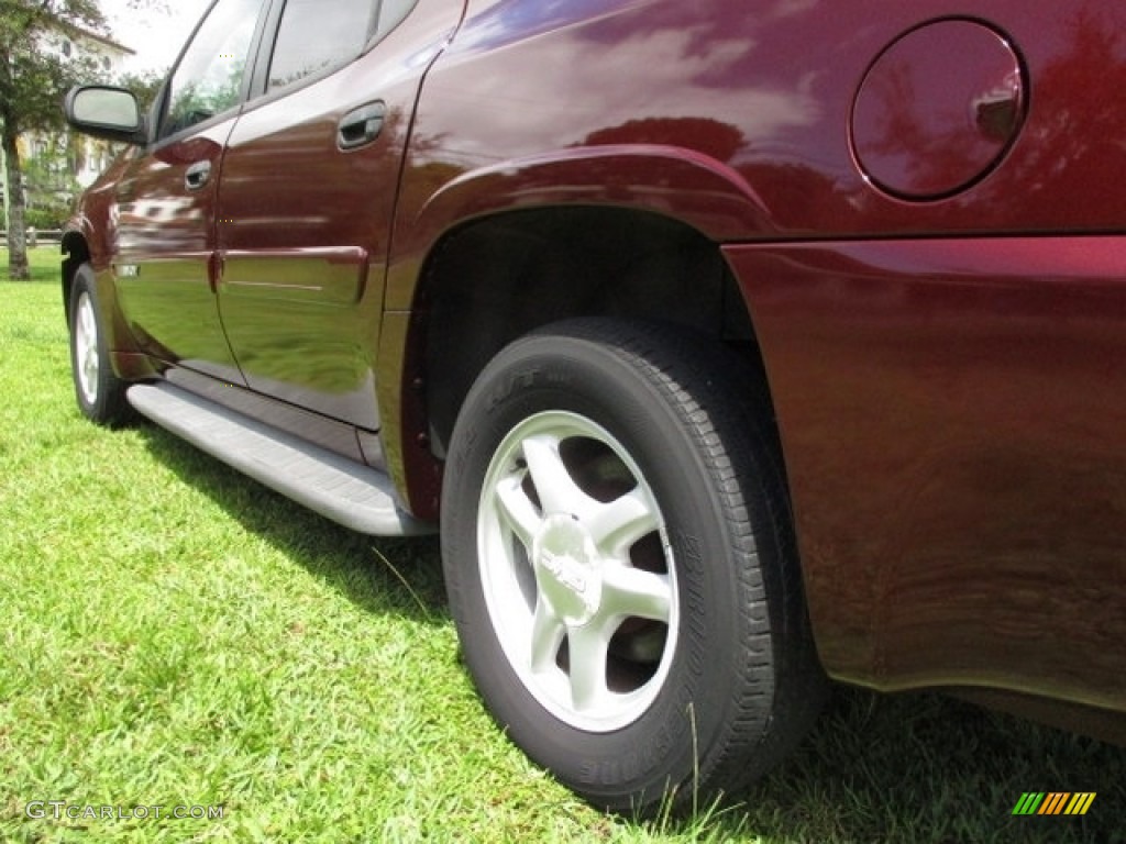 2004 Envoy XUV SLE - Magnetic Red Metallic / Dark Pewter photo #17