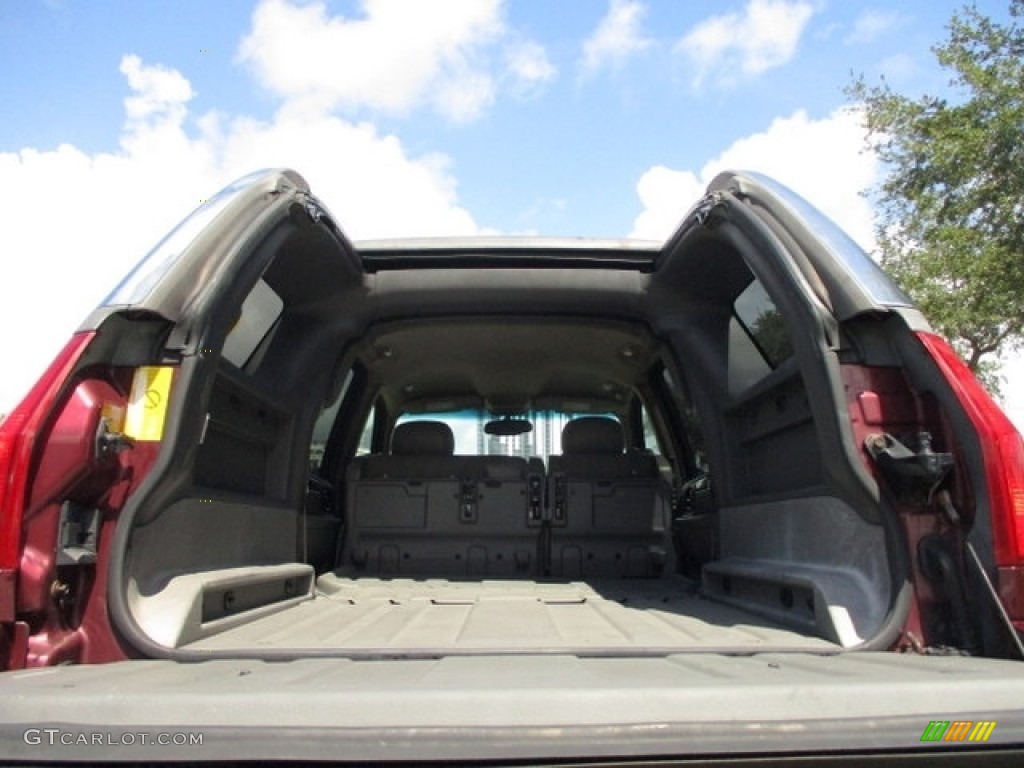 2004 Envoy XUV SLE - Magnetic Red Metallic / Dark Pewter photo #21