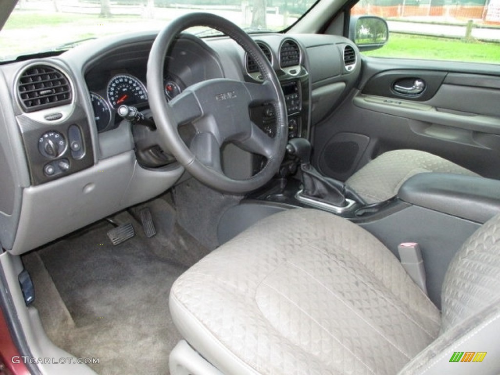 2004 Envoy XUV SLE - Magnetic Red Metallic / Dark Pewter photo #29