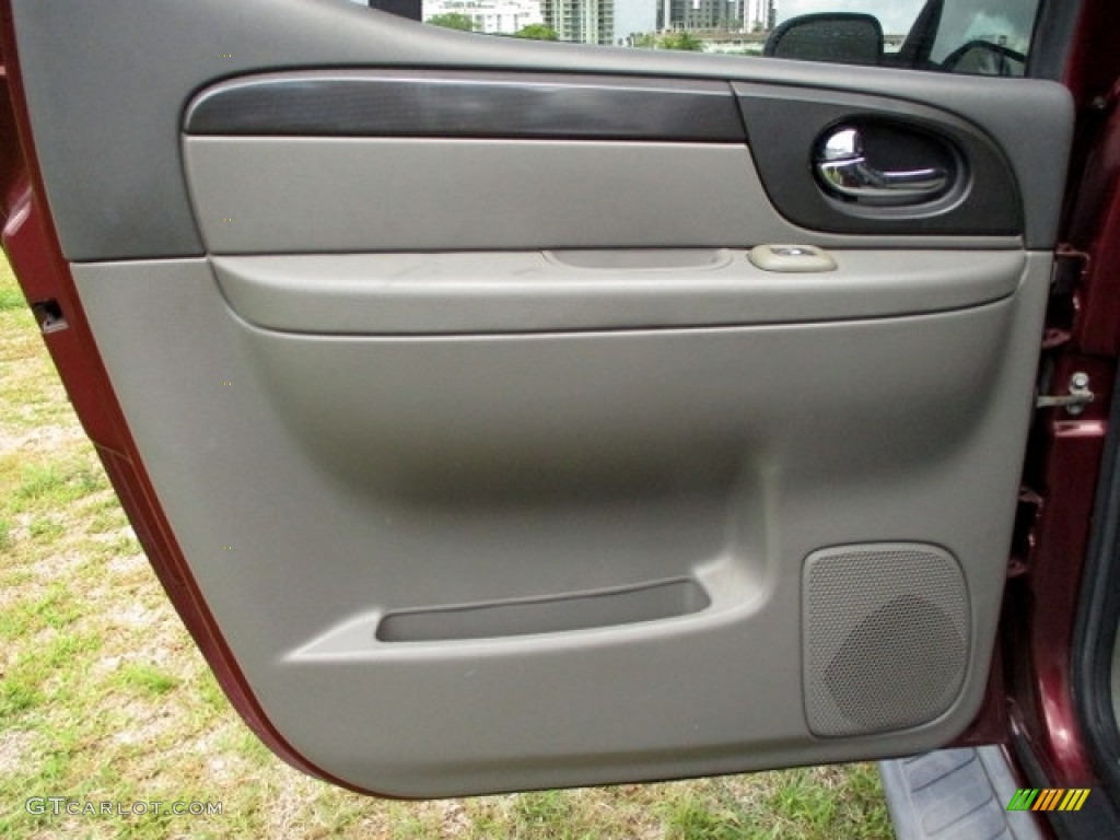 2004 Envoy XUV SLE - Magnetic Red Metallic / Dark Pewter photo #32