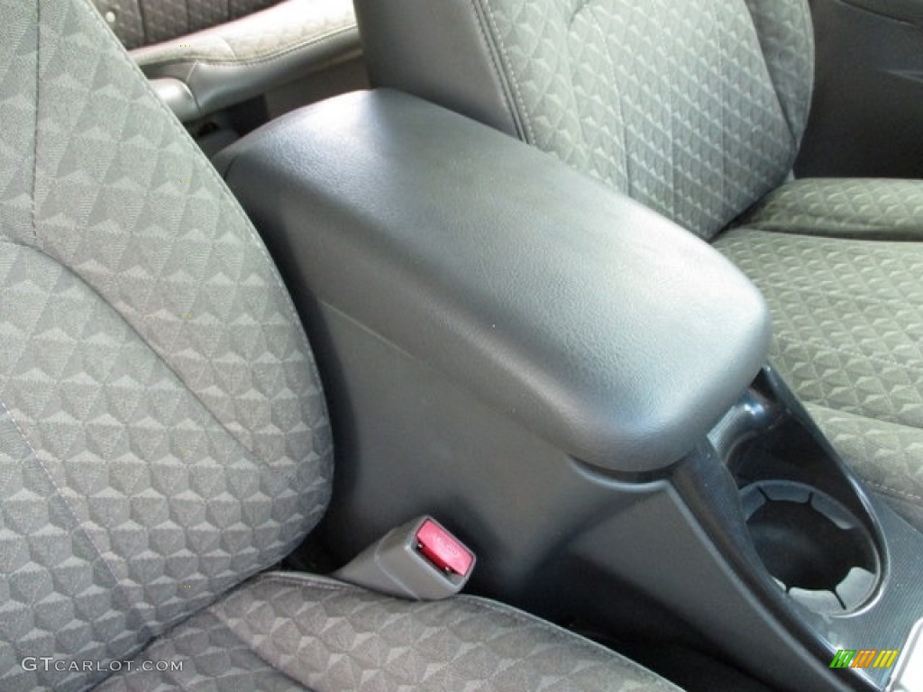 2004 Envoy XUV SLE - Magnetic Red Metallic / Dark Pewter photo #39