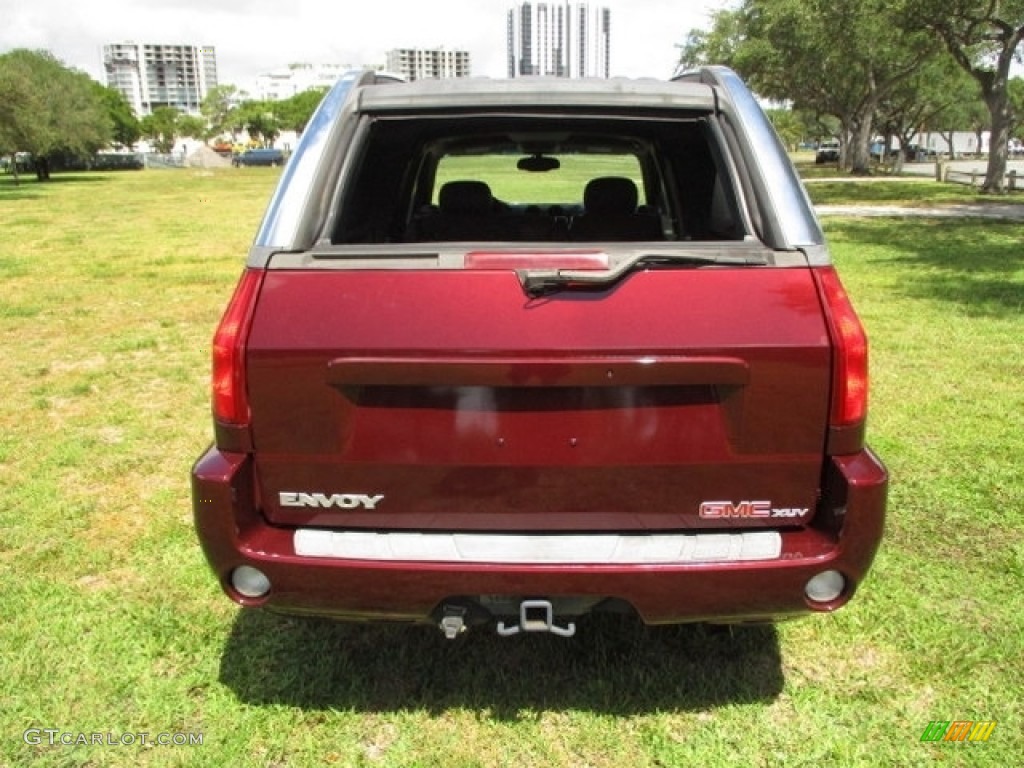 2004 Envoy XUV SLE - Magnetic Red Metallic / Dark Pewter photo #40