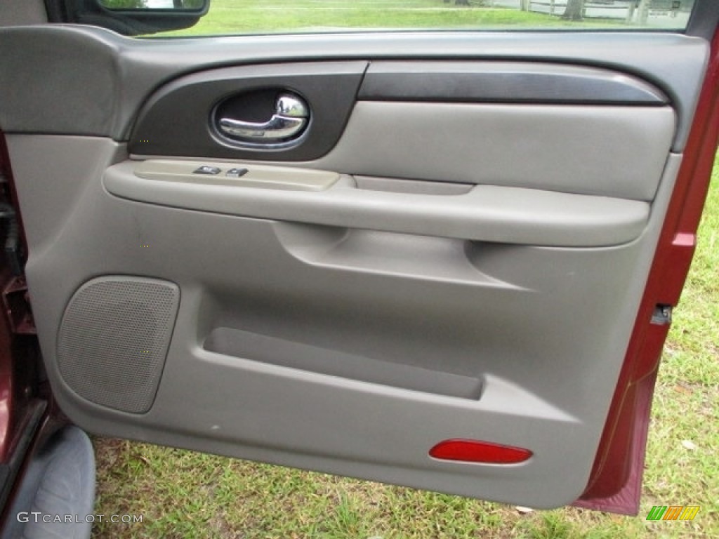 2004 Envoy XUV SLE - Magnetic Red Metallic / Dark Pewter photo #61