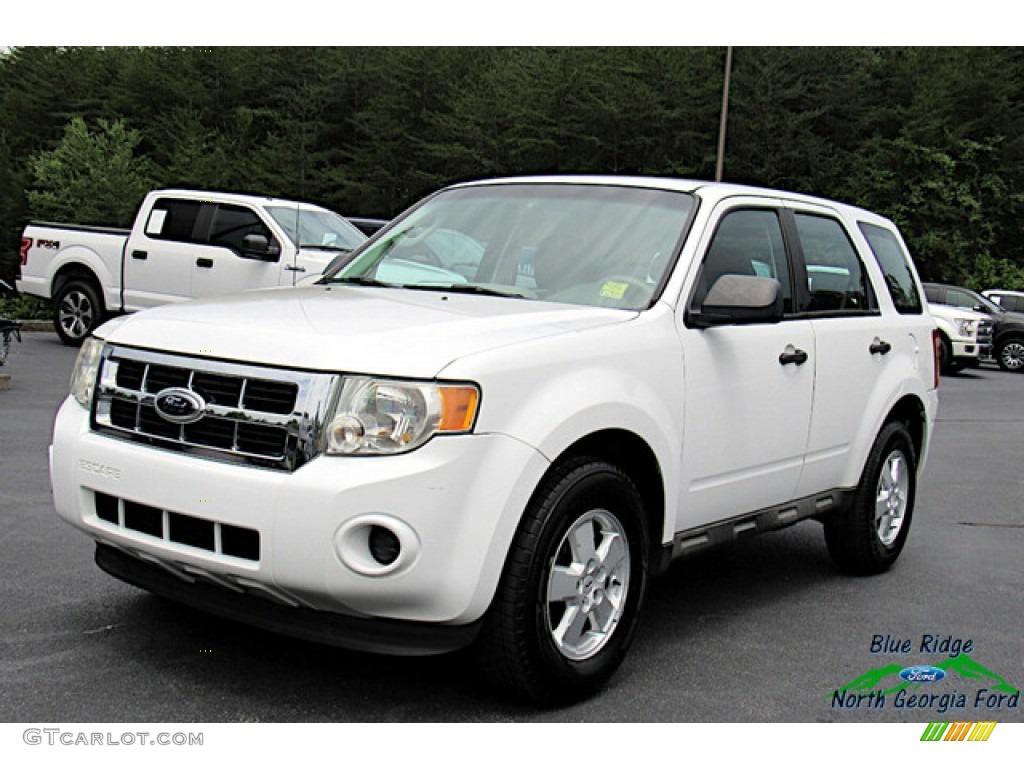 2009 Escape XLS 4WD - Oxford White / Stone photo #1