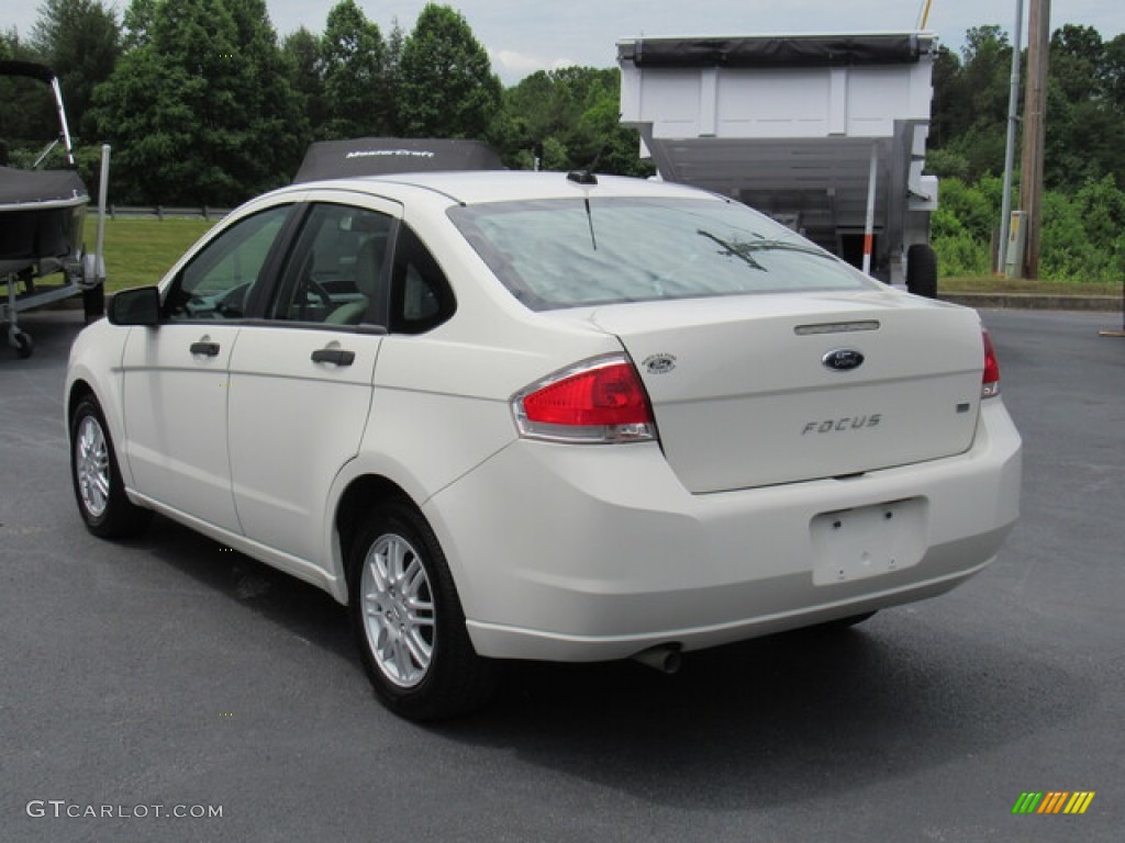 2011 Focus SE Sedan - White Suede / Medium Stone photo #3