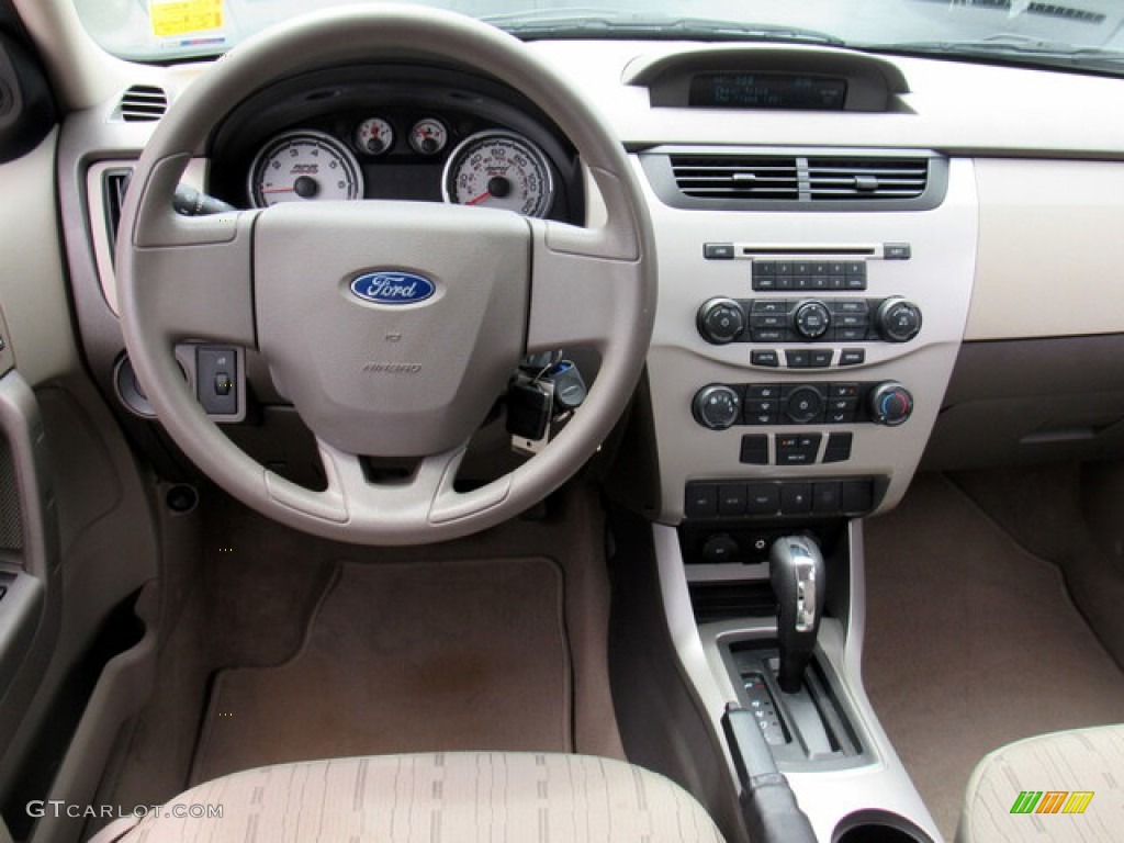 2011 Focus SE Sedan - White Suede / Medium Stone photo #14