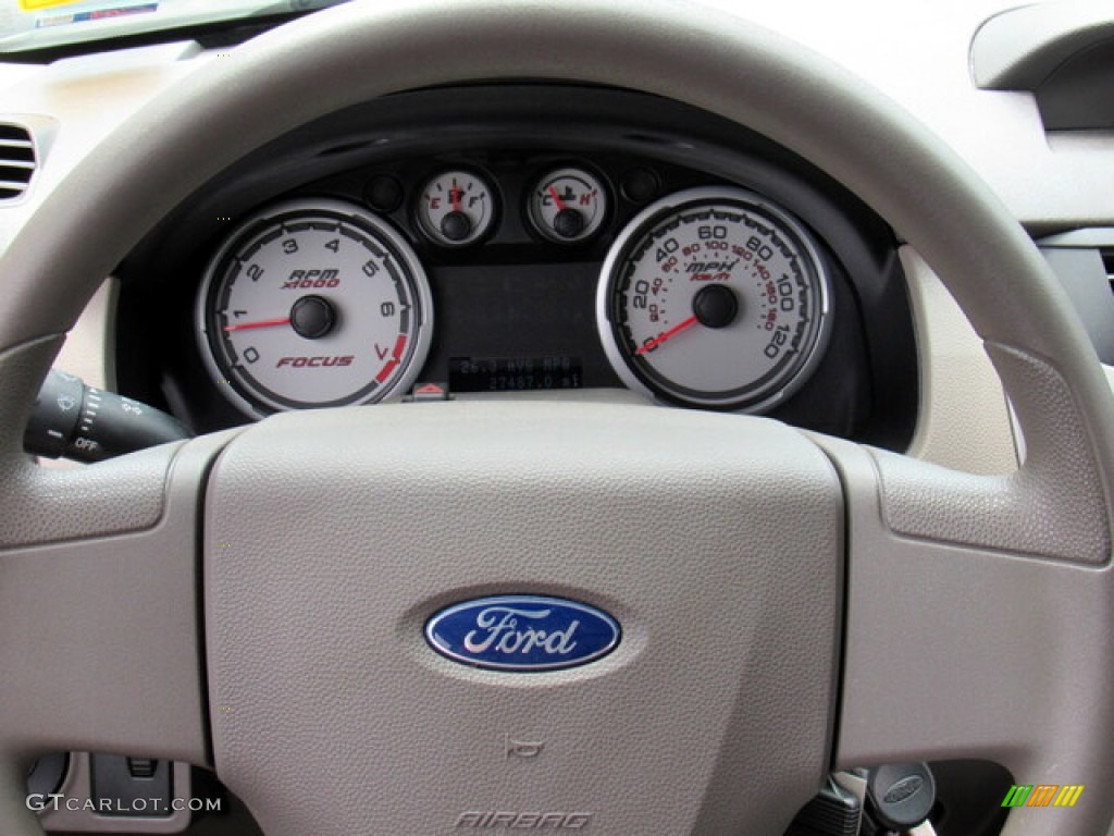 2011 Focus SE Sedan - White Suede / Medium Stone photo #16