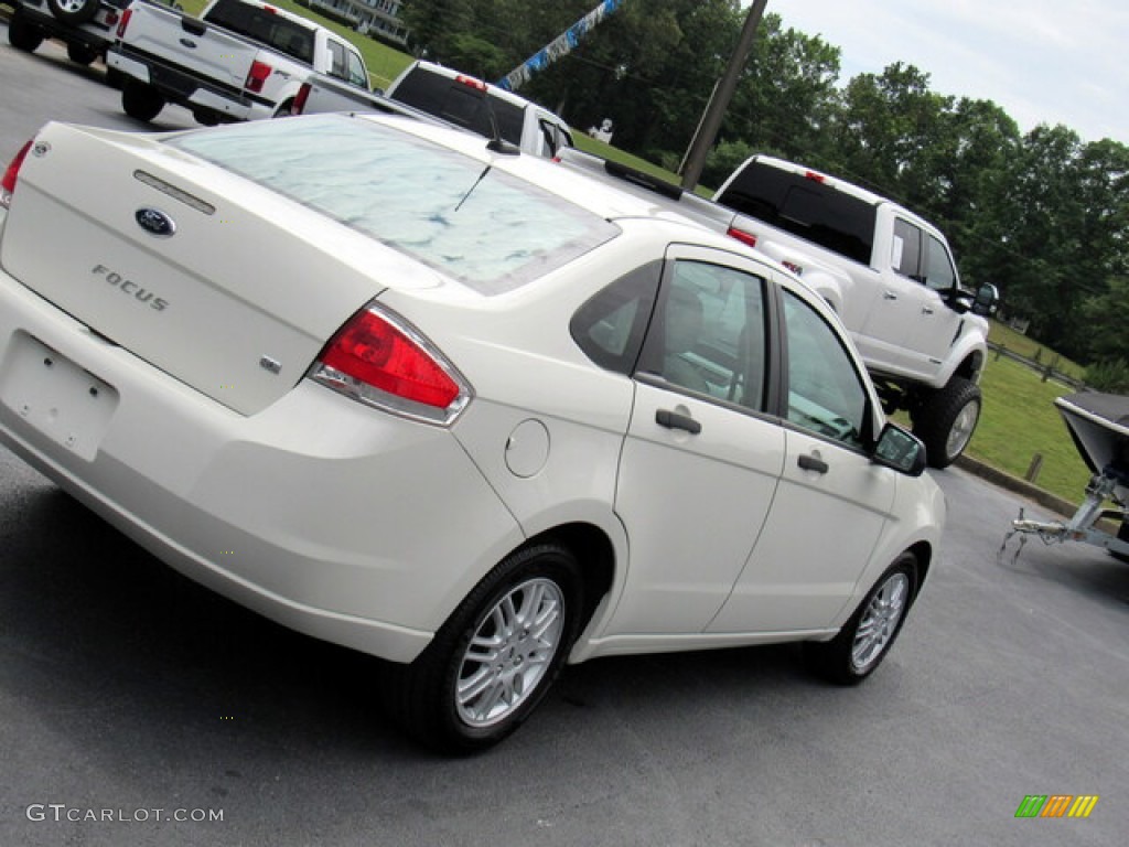 2011 Focus SE Sedan - White Suede / Medium Stone photo #24