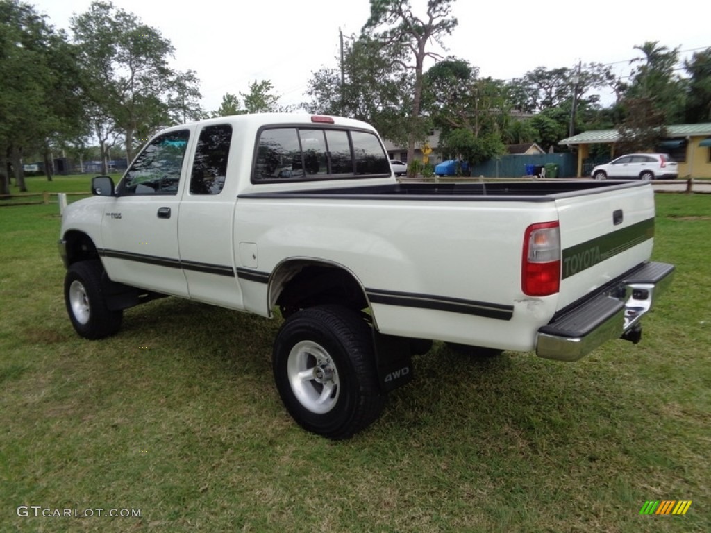 1995 T100 Truck SR5 Extended Cab 4x4 - White / Gray photo #5