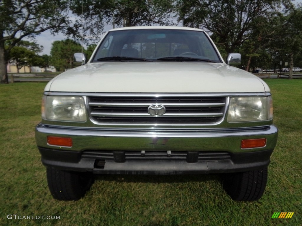 1995 T100 Truck SR5 Extended Cab 4x4 - White / Gray photo #17