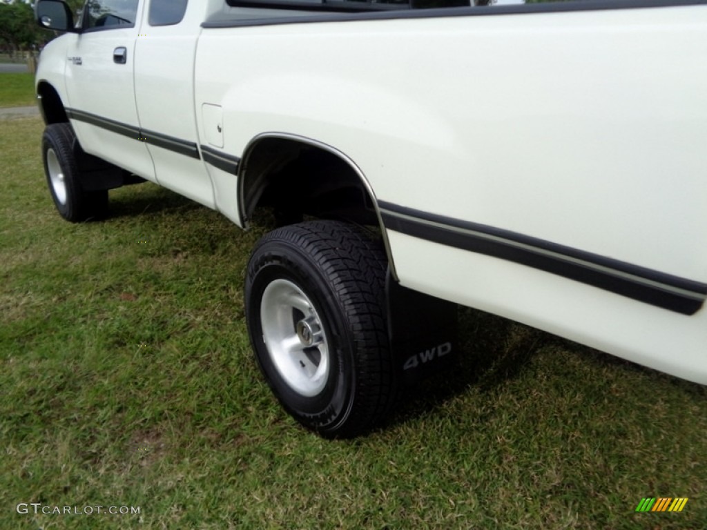 1995 T100 Truck SR5 Extended Cab 4x4 - White / Gray photo #44