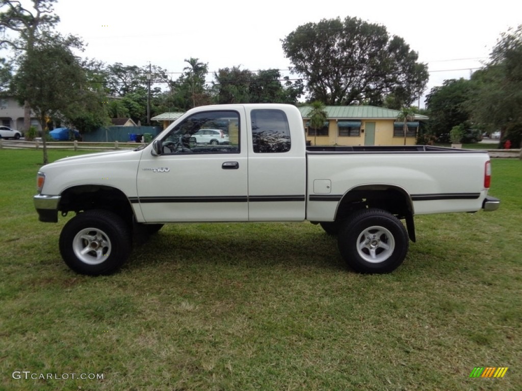 1995 T100 Truck SR5 Extended Cab 4x4 - White / Gray photo #55