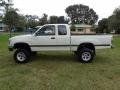 White - T100 Truck SR5 Extended Cab 4x4 Photo No. 55