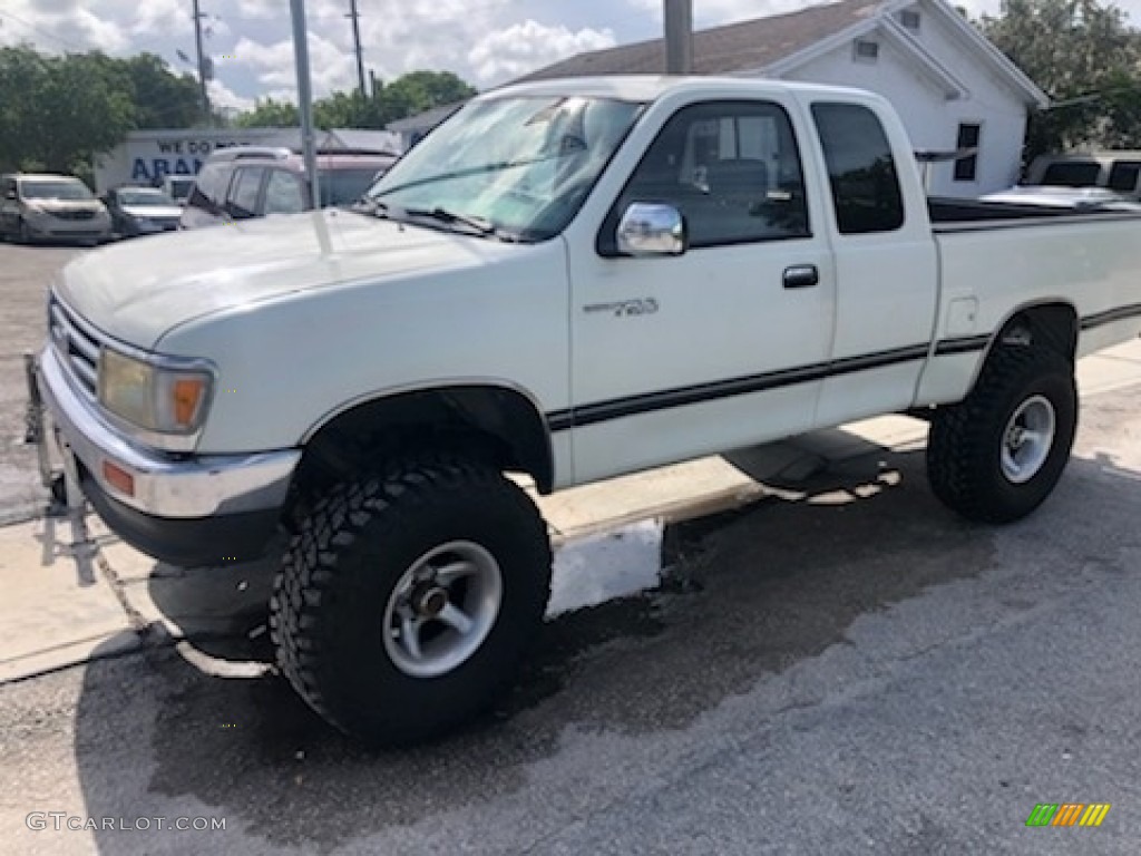 1995 T100 Truck SR5 Extended Cab 4x4 - White / Gray photo #74