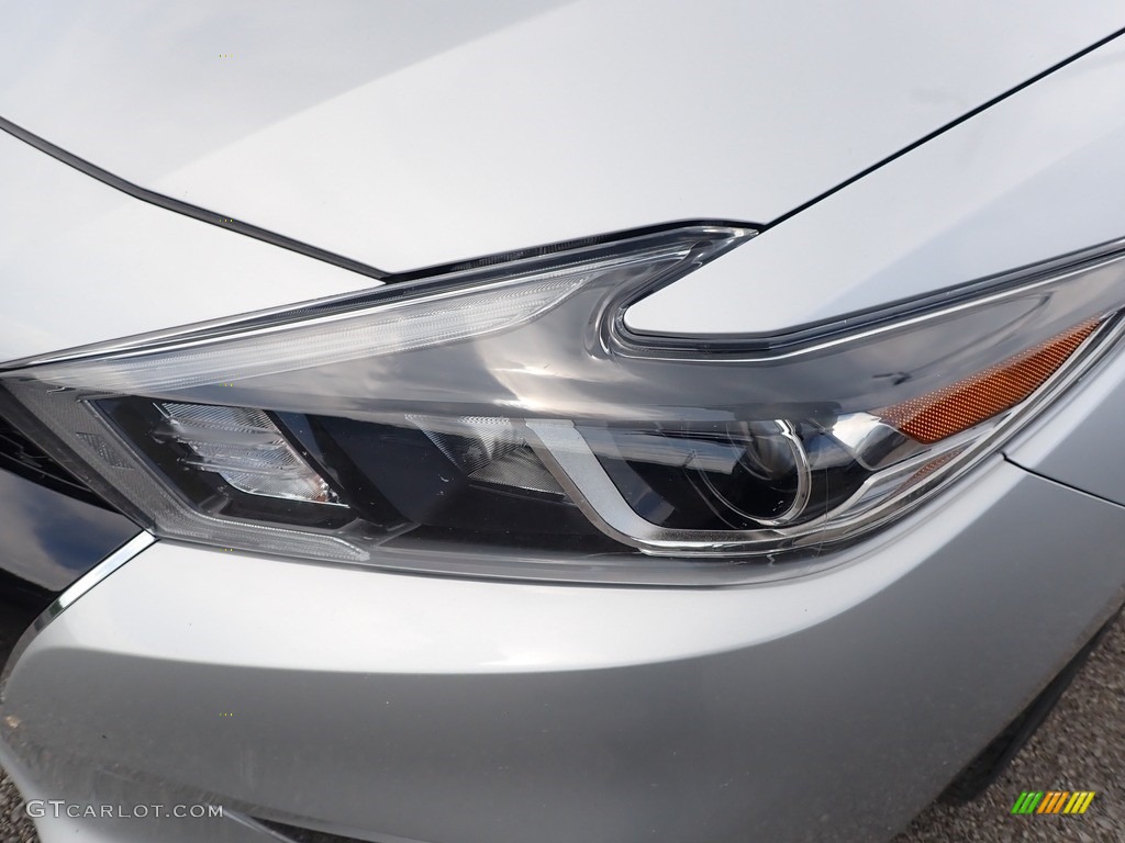 2018 Maxima S - Brilliant Silver / Charcoal photo #2