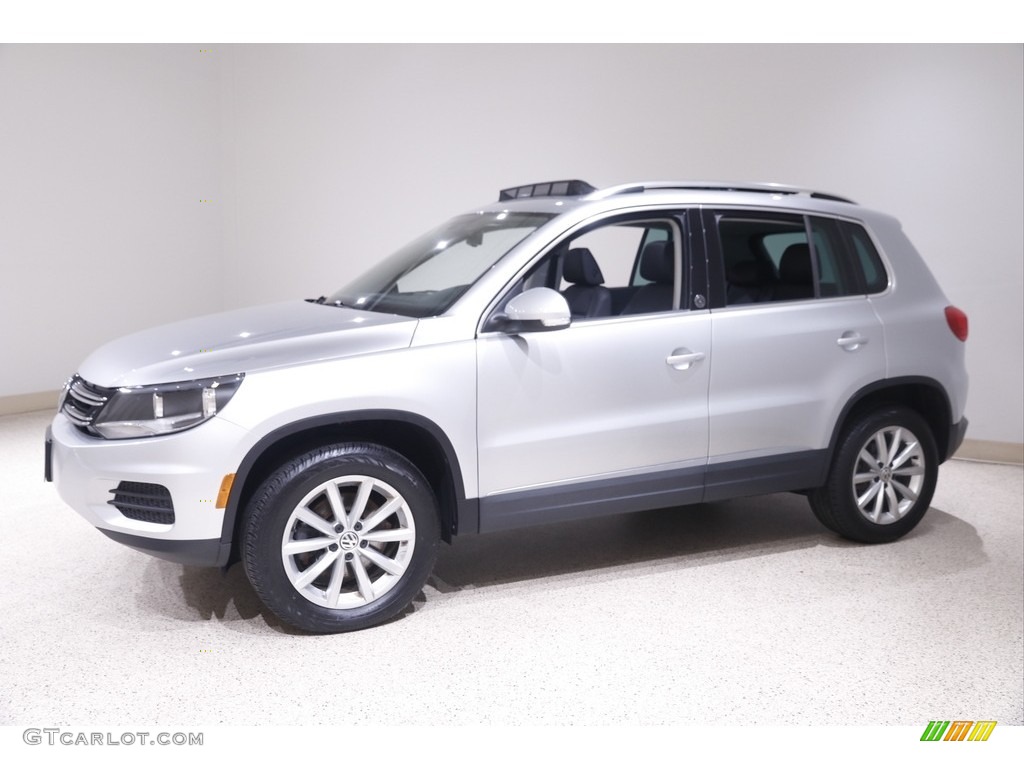 2017 Volkswagen Tiguan Wolfsburg 4MOTION Exterior Photos