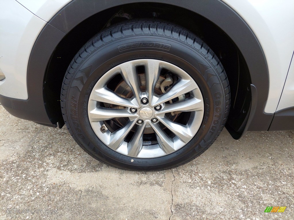 2017 Hyundai Santa Fe Sport 2.0T Wheel Photos