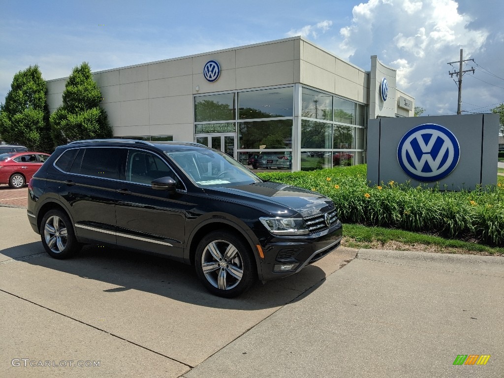 Deep Black Pearl 2021 Volkswagen Tiguan SEL 4Motion Exterior Photo #142176219