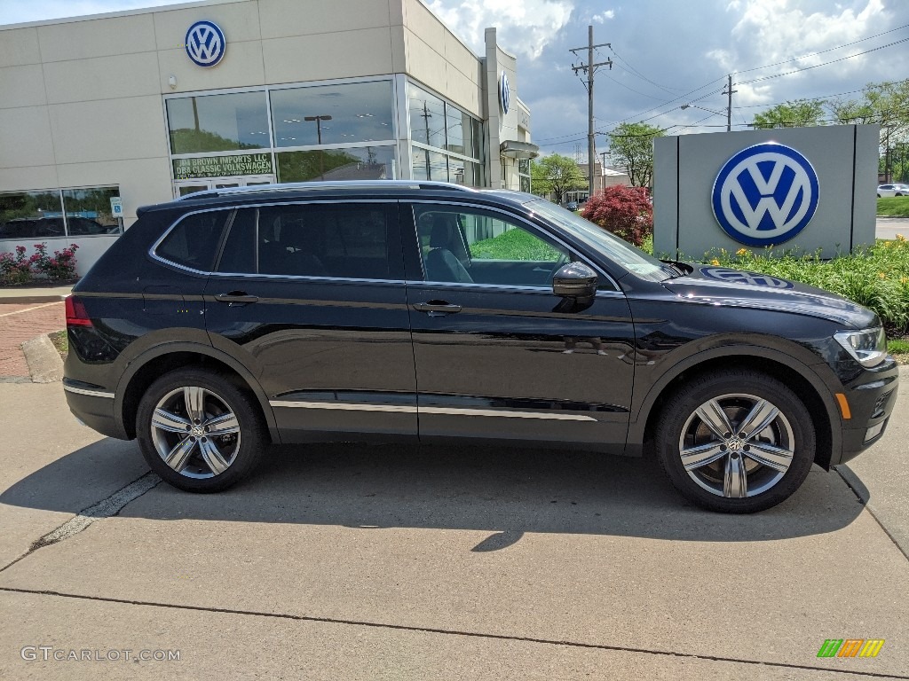 Deep Black Pearl 2021 Volkswagen Tiguan SEL 4Motion Exterior Photo #142176240