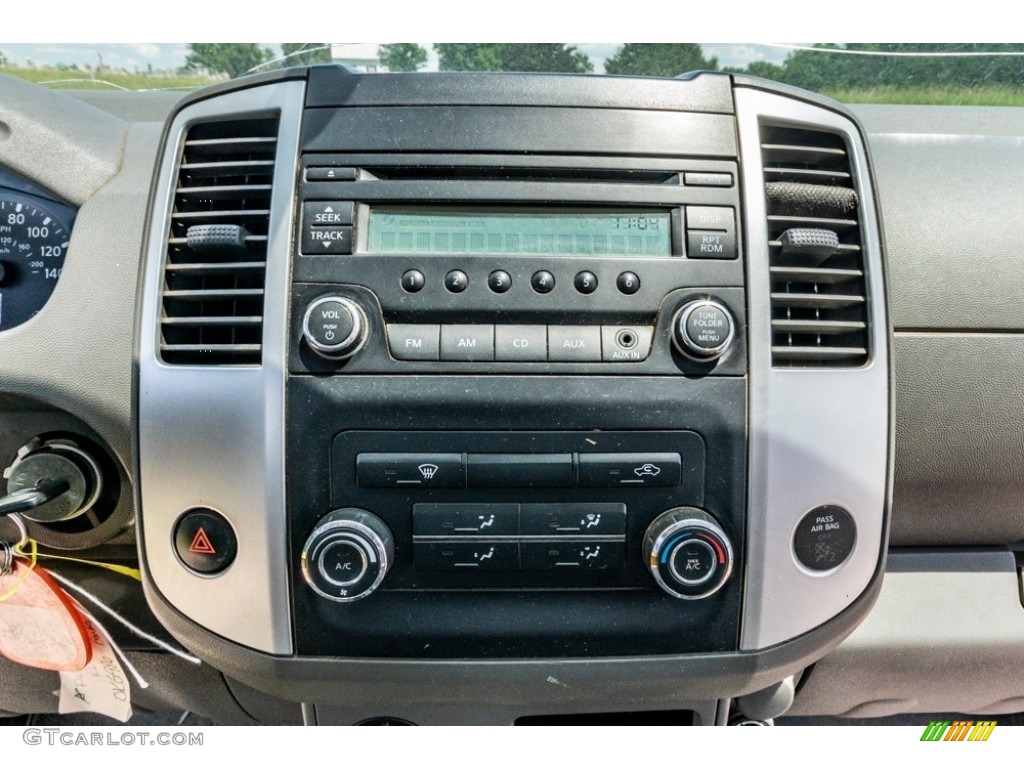 2015 Nissan Frontier S King Cab Controls Photos