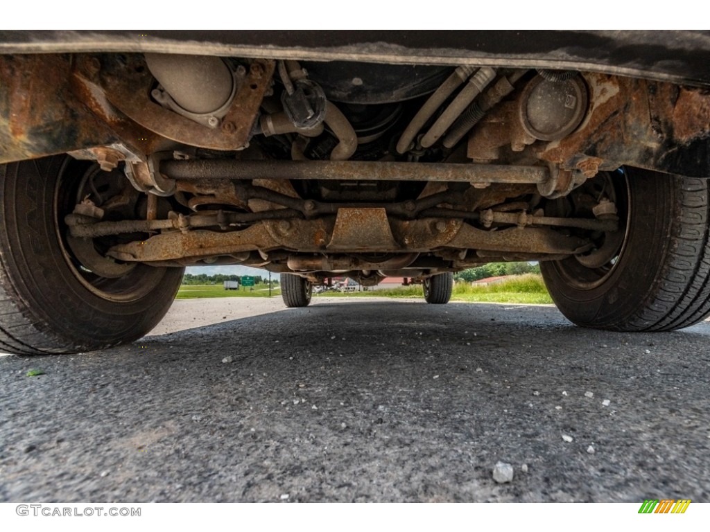 2001 GMC Sonoma SL Regular Cab Undercarriage Photos