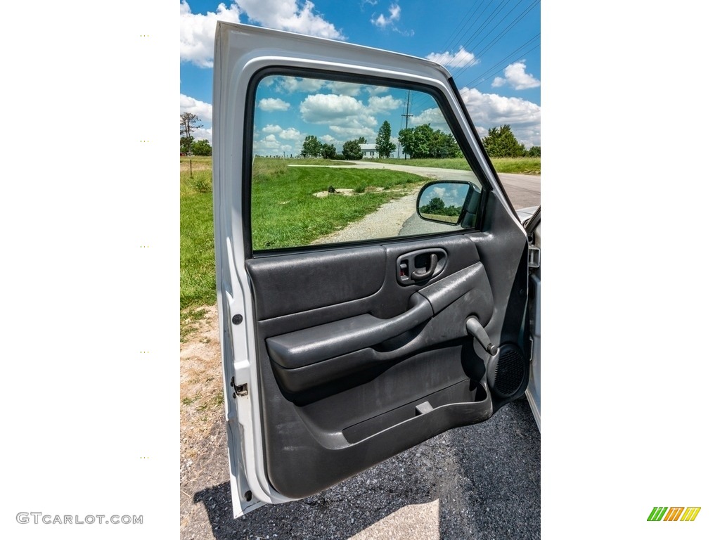 2001 GMC Sonoma SL Regular Cab Graphite Door Panel Photo #142181442